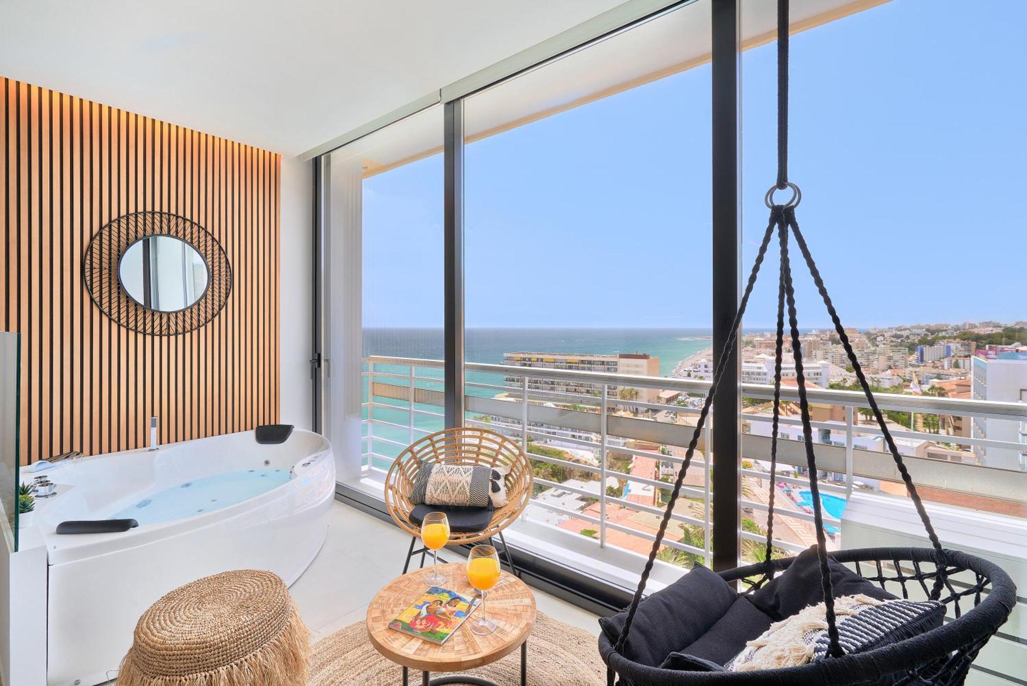 Pura Vida Luxury Apartment With Jacuzzi Torremolinos Bagian luar foto